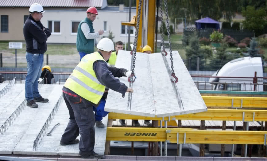 Stropy w domach jednorodzinnych - wybór, montaż, błędy montażu