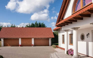 Jak dobrać wielkość bramy garażowej?